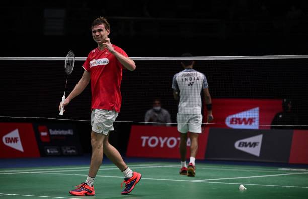 石宇奇多重挑战:伤病、压力与巅峰之路