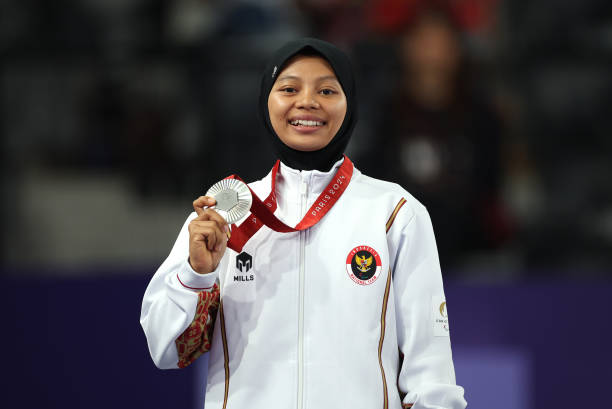 扣球时如何找准击球点？关键动作要领解析