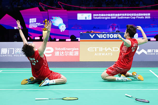 小学生羽毛球发球与接球专项训练技巧