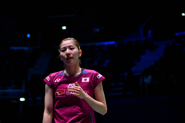 如何掌握单脚杀球?提升羽毛球进攻威力