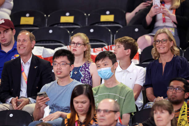 安赛龙VS年轻选手:年龄差距是否影响比赛表现?