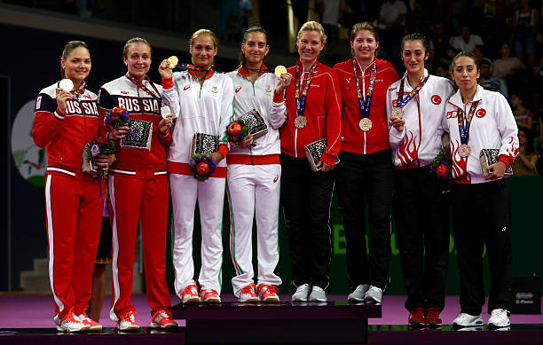 羽毛球1速和2速对比：哪种更适合初学者？