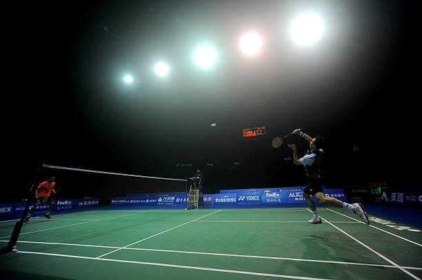 羽毛球单打战术解析:如何提升进攻与防守能力