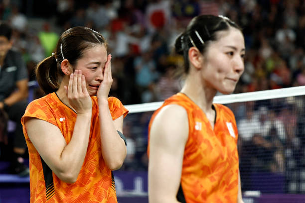 羽毛球比赛规则：发球顺序的传递与得分关系