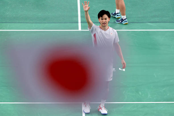 羽毛球术语全攻略:从“Shuttles”到“Net Play”的全面解析