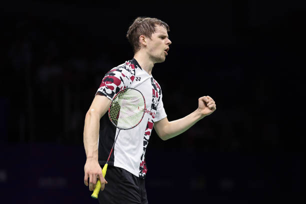 羽毛球单打发球界限:从规则到实战应用