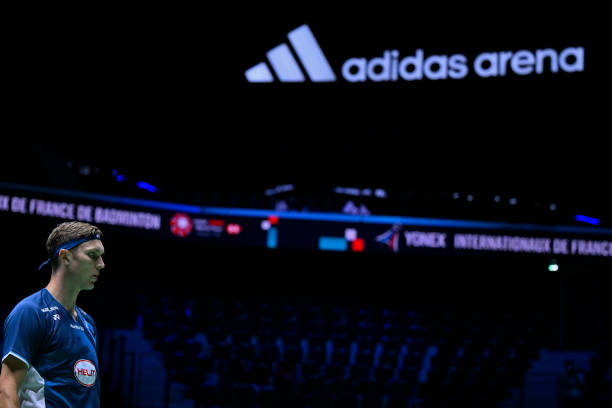 如何快速辨别Victor羽毛球拍型号？新手必看！