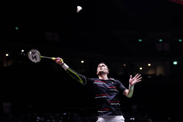 羽毛球场与排球场、篮球场的尺寸对比