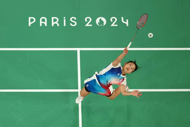 轻量化设计+高弹性：学生羽毛球拍选购技巧