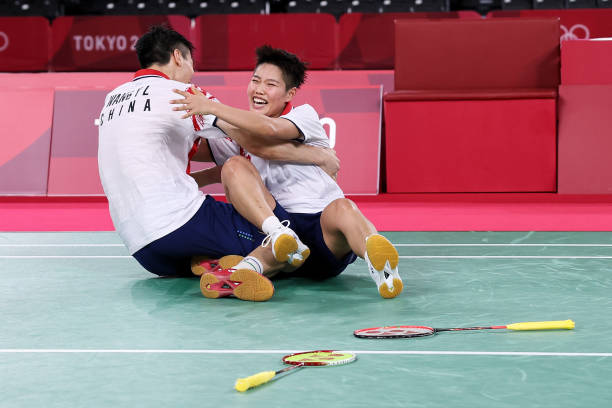 羽毛球发球常见错误Top5及纠正方法(附对比演示