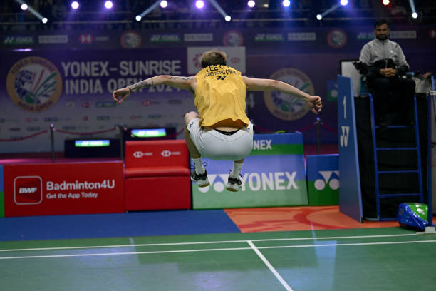 羽毛球单打扣球战术:何时扣球最有效?