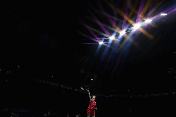 羽毛球单打VS双打：人数、规则与战术差异对比