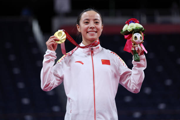 羽毛球基础动作教学:高清示范图+要点解析