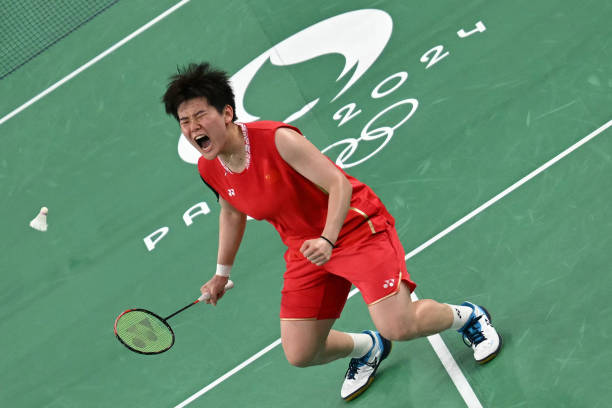 李宇轩的羽毛球装备与打法风格揭秘