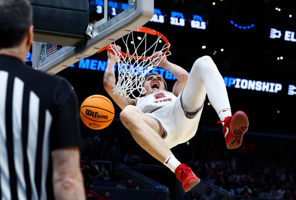 哈登生涯数据实时更新：4月1日数据趋势分析