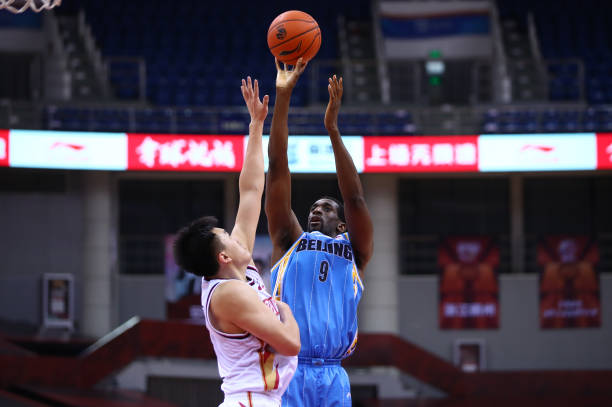 哈登首秀惊艳全场，狂砍40分创纪录