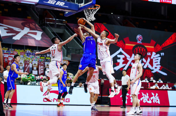 詹姆斯·奈史密斯何时制定了第一套篮球规则？