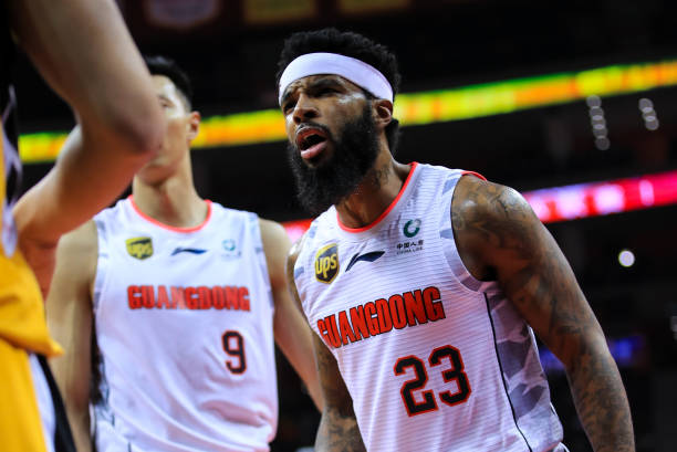 战术板上的大脑：控卫如何阅读比赛并做出决策