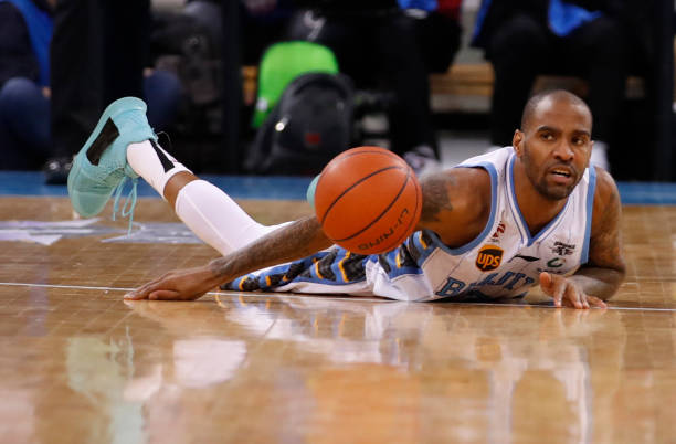 NBA总决赛直播:凯尔特人vs掘金,总冠军花落谁家?