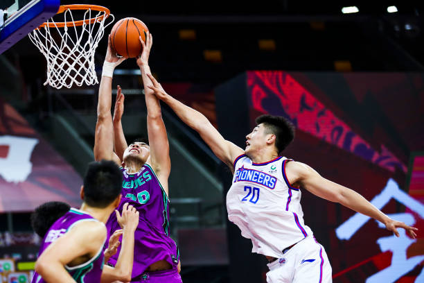 詹姆斯生涯助攻数据:全能前锋的传球艺术