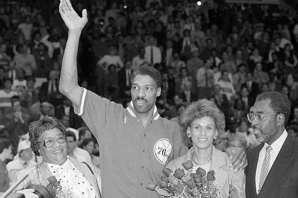 篮球规则变革：走步判罚标准全面调整