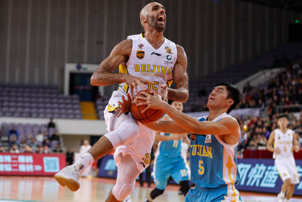 篮球场标准尺寸:从底线到中线的距离是多少?