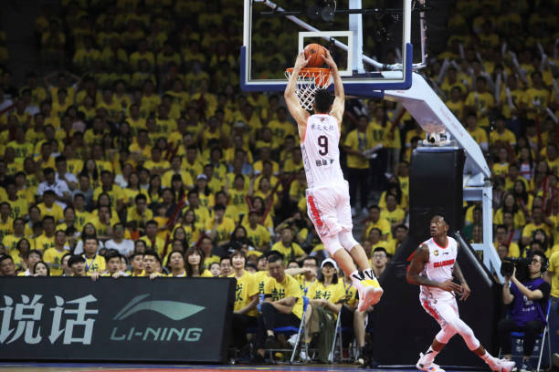 篮球与篮球:为什么人们常常混淆这两种运动?