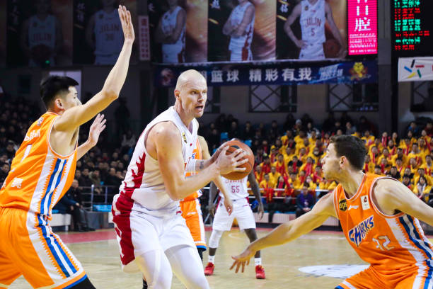 影评:篮球直播在线观看高清直播——现实与梦想的碰撞