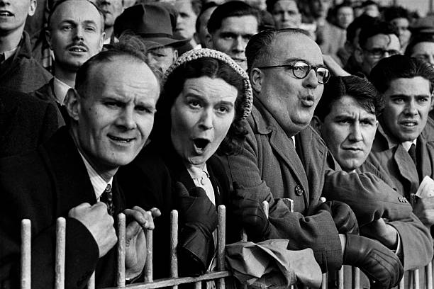 历史性时刻！梅西头球助巴萨登顶欧洲之巅