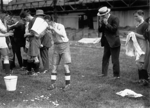 欧冠决赛的悲情与荣耀:那些失意者与胜利者的故事