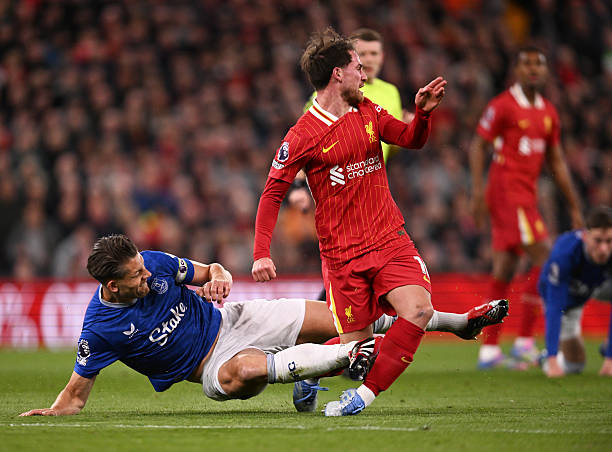 欧冠决赛复盘:曼城战术制胜,国米遗憾屈居亚军