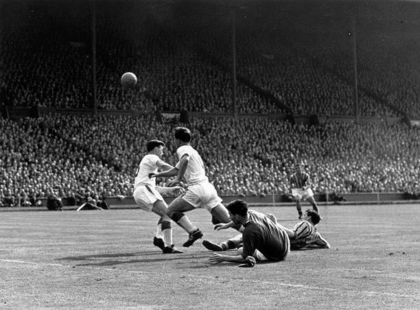 尘埃落定!姆巴佩正式续约巴黎,合同期限引热议