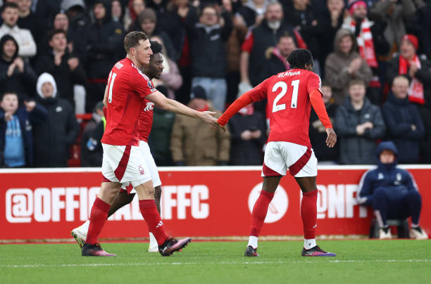 爱奇艺直播足球会员福利：免广告+高清回放+赛事分析