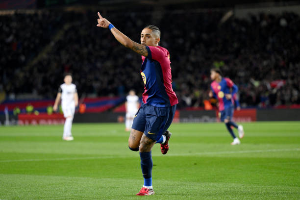 解说员破音！卡洛斯惊天远射进球原声回放