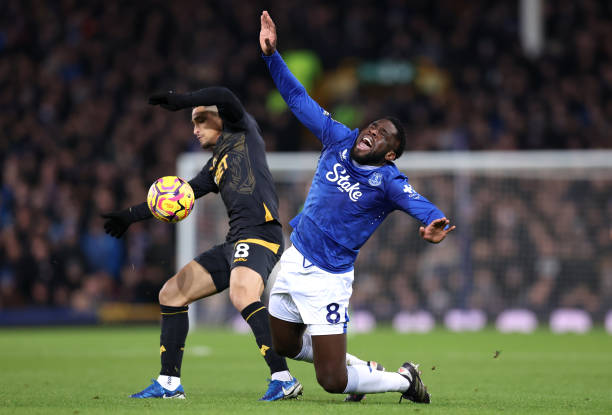 维京战吼响彻欧洲:盘点冰岛足球国家队的历史最佳战绩