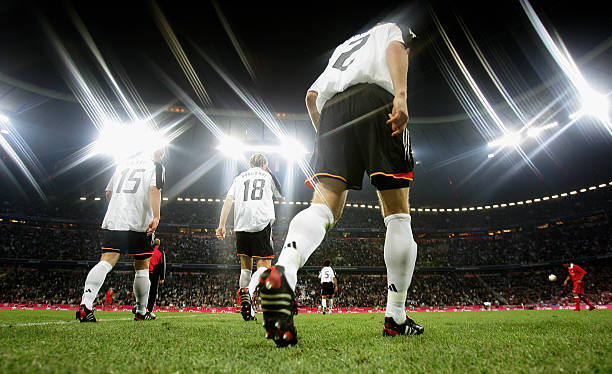 上帝之手or世纪进球?马拉多纳两大名场面谁更值得回味?