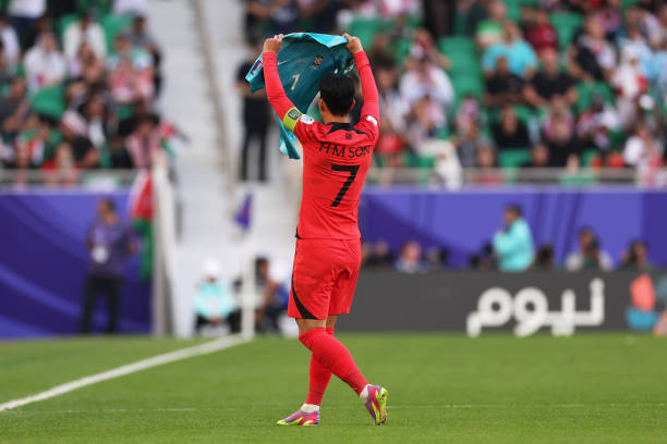 欧冠赛程全览:从小组赛到决赛的完整时间线