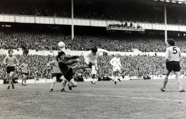 维多利亚的时尚穿搭如何凸显完美身材比例?