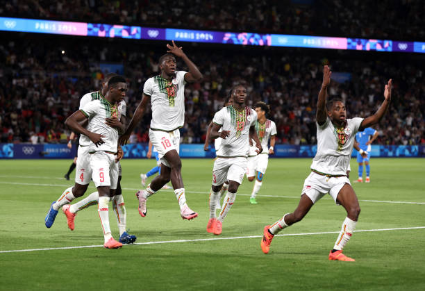 插上进攻的实战案例:成功与失败的战术对比