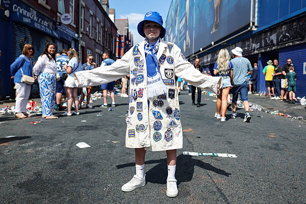 比赛足球价格影响因素:材质、品牌与赛事认证