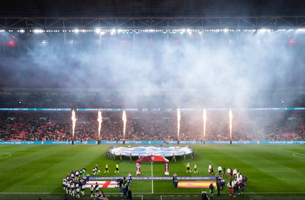 中超最终积分榜:恒大问鼎冠军,保级生死战落幕