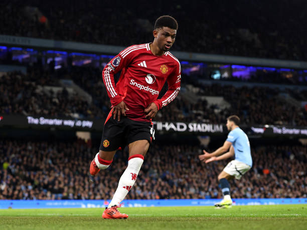 特点: 强调战术的团队属性和精密性,提升内容的深度和逼格。