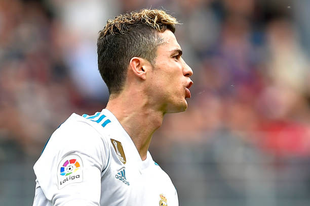 今日中超红黑榜:最佳球员与争议判罚解析