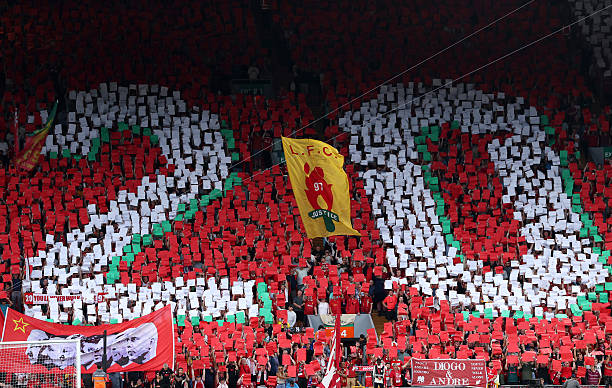 美国足球大联盟:挑战传统四大体育联盟的新势力