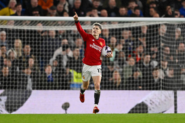 风险与回报:为什么勺子点球既是最优雅也最冒险的选择?