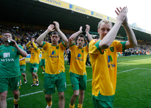 弧线美学!卡洛斯标志性进球+原声解说回顾