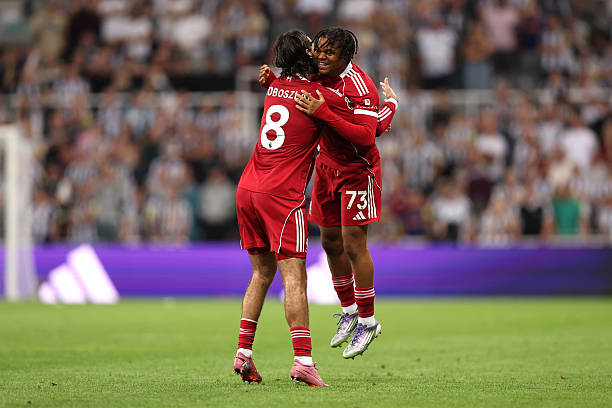 哈兰德速度爆发力解析:慢动作技术分析视频