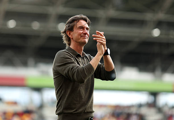 法甲冠军奖牌争夺战：黑马球队能否打破传统豪强垄断？