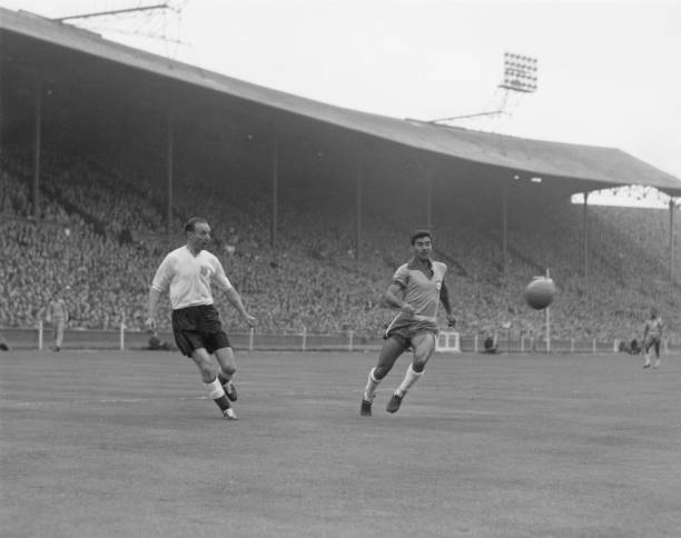 从轰炸机到进球机器:德甲单赛季进球纪录的传承