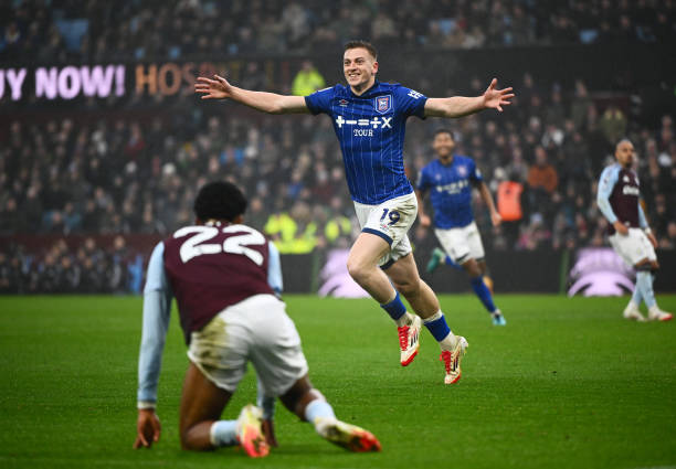 实况足球双触过人技巧:如何高效晃开对手?